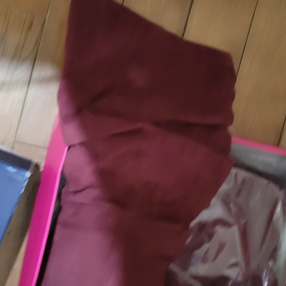 3 pairs of really nice boots and customized pink and red Nike Air max 90s. - Picture 5 of 11